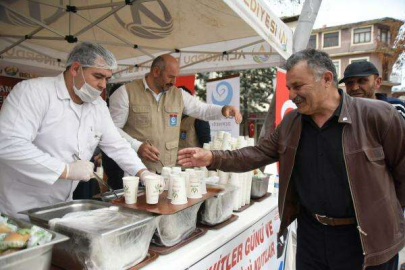 Altınordu Belediyesi’nden Hoşaf ve Ekmek