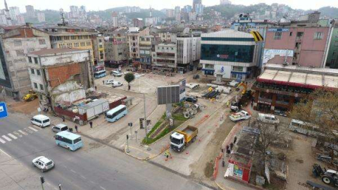 Cumhuriyet Meydanı’nda Alt Yapı Çalışması Başladı