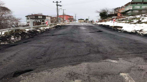 YALIKÖY’DE YOL ÇÖKTÜ