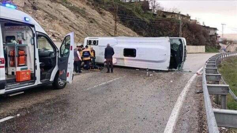 YOLLAR YİNE KAN GÖLÜNE DÖNDÜ