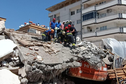 4 KATLI BİNA ÇÖKTÜ, OPERATÖR HAYATINI KAYBETTİ