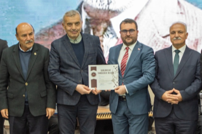 “AKİF MİLLETİN EBEDÎ İSTİKLÂL TUTKUSUNUN İFADESİDİR”