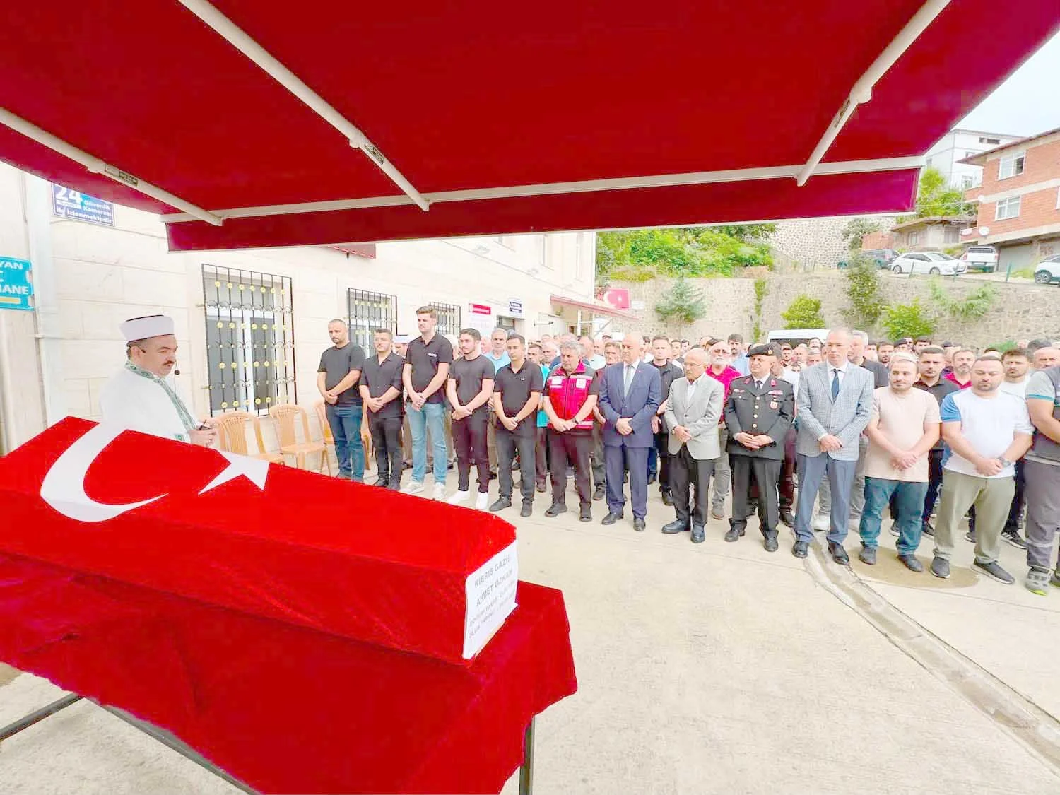 Kıbrıs Gazimiz Dualarla Uğurlandı