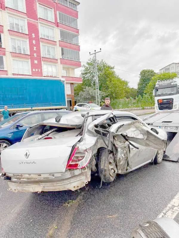 Hurdaya Dönen Araçta 1 Kişi Yaralandı!