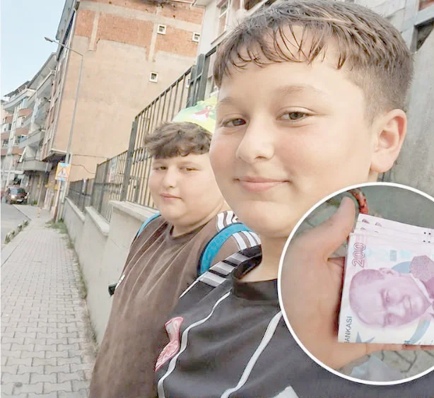 Buldukları Parayı Polise Teslim Ettiler